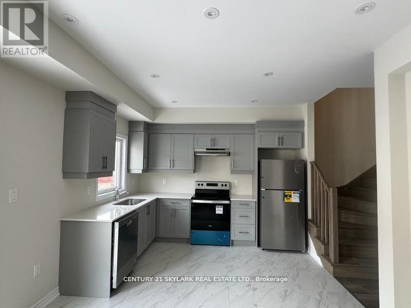 6 Wagon Lane N, Barrie, ON - Indoor Photo Showing Kitchen