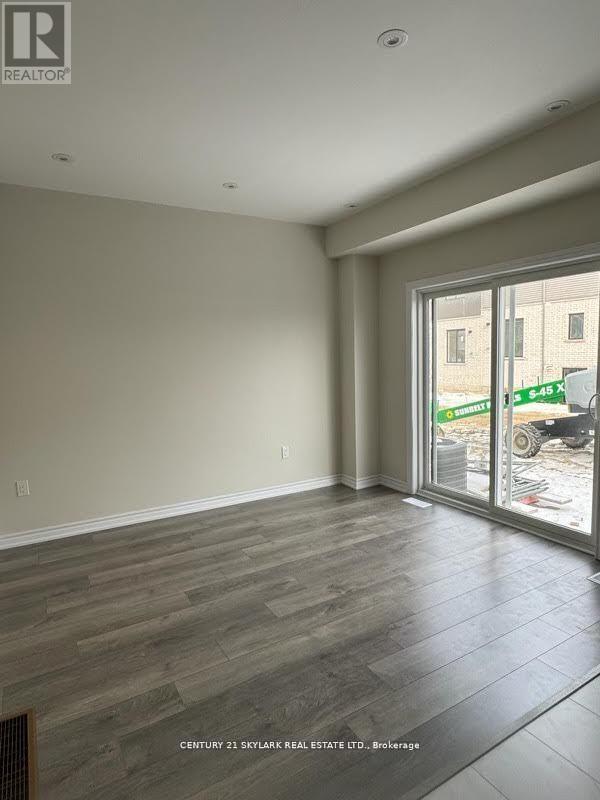 6 Wagon Lane N, Barrie, ON - Indoor Photo Showing Other Room