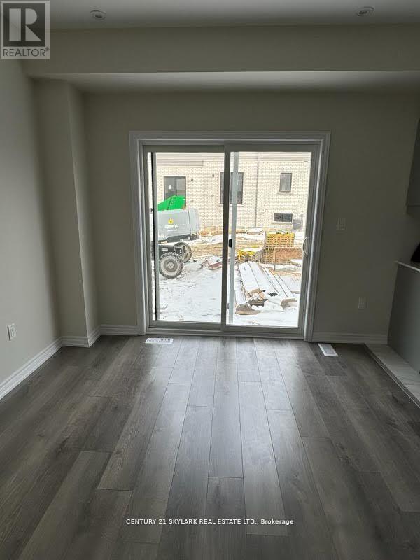 6 Wagon Lane N, Barrie, ON - Indoor Photo Showing Other Room