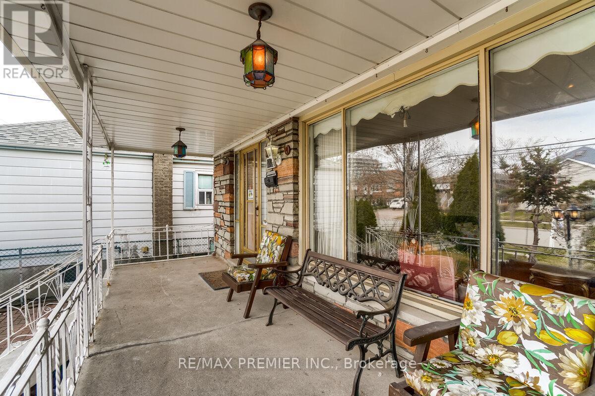 25 Bentworth Avenue, Toronto, ON - Outdoor With Exterior