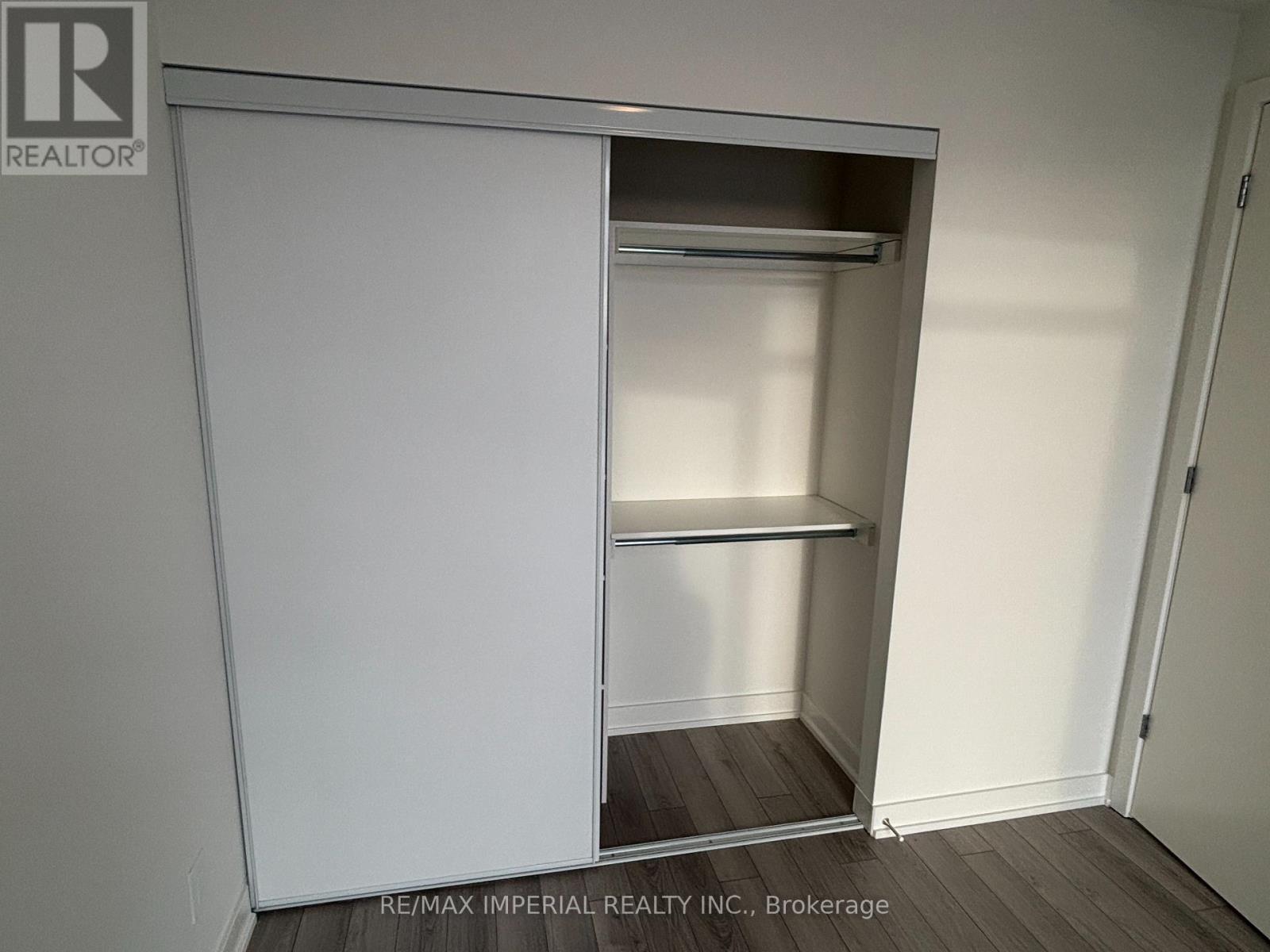 closet - 706 - 3071 Trafalgar Road, Oakville, ON - Indoor Photo Showing Other Room