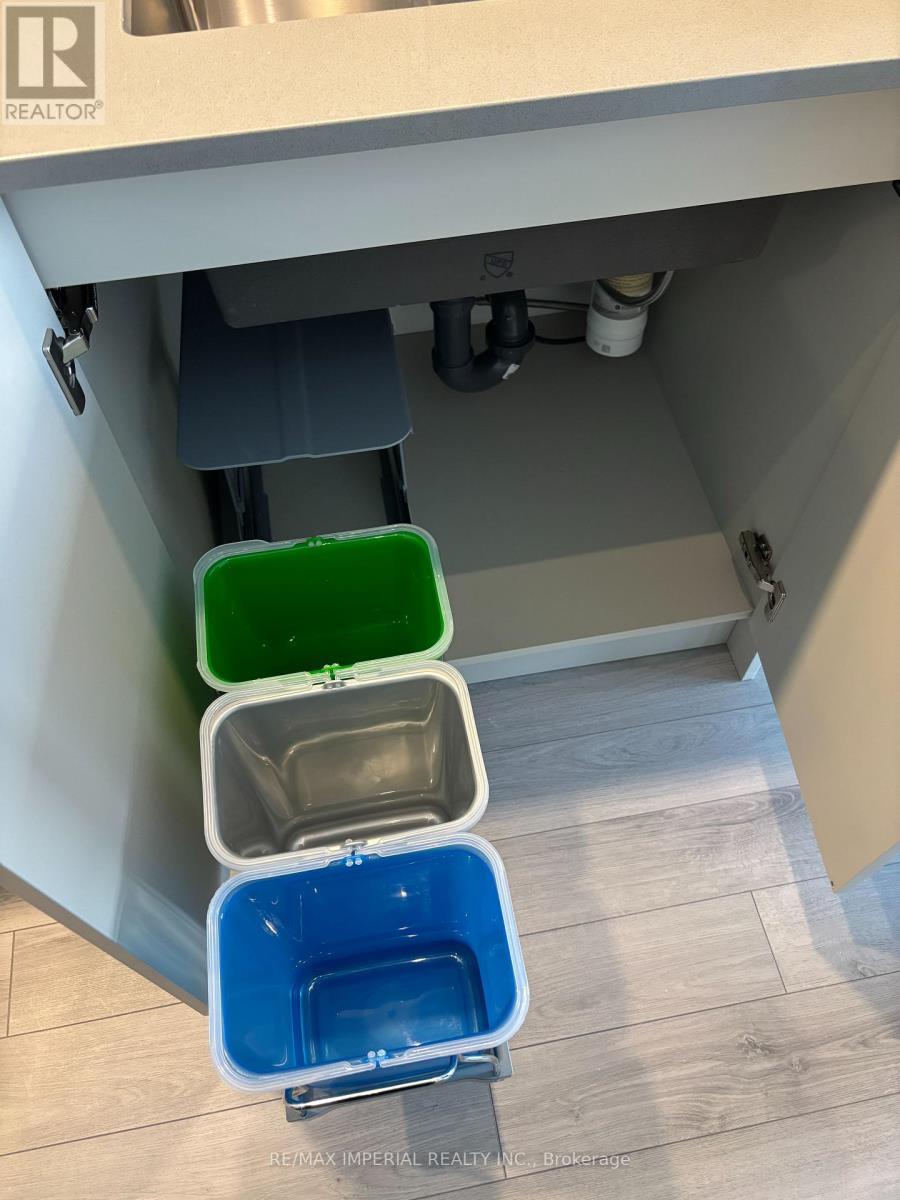garbage bin under sink - 706 - 3071 Trafalgar Road, Oakville, ON - Indoor