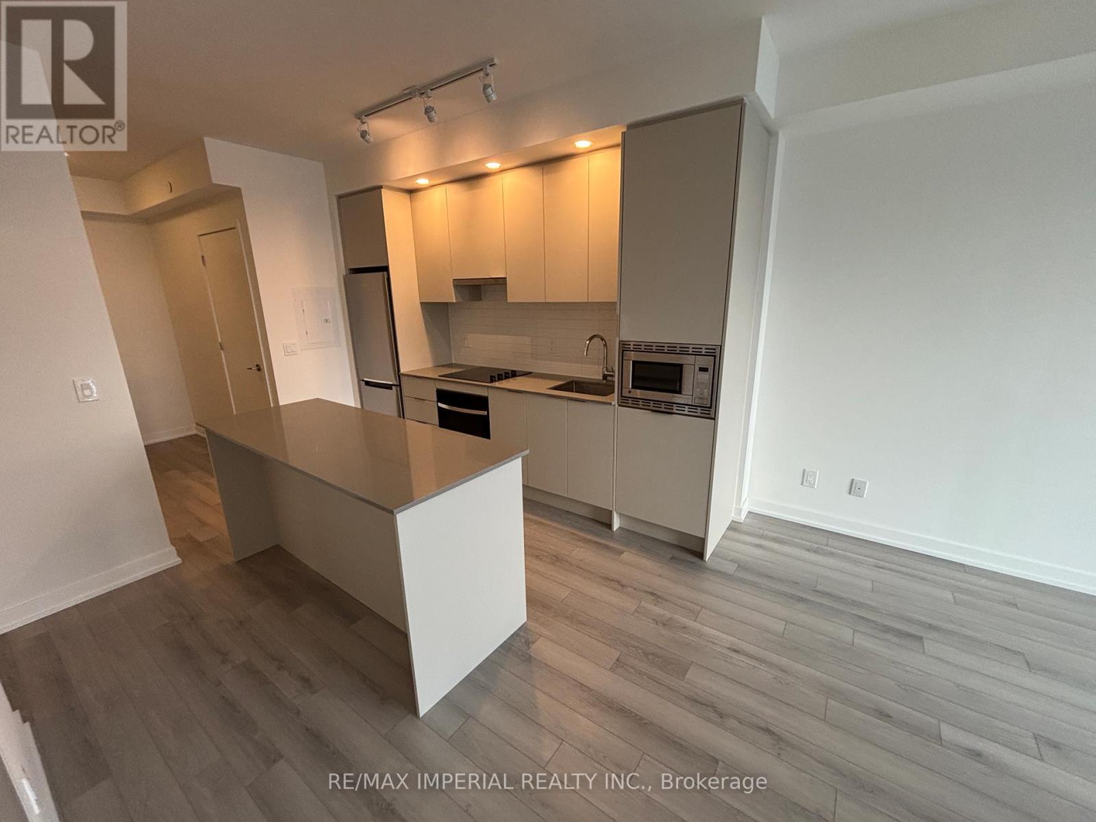 706 - 3071 Trafalgar Road, Oakville, ON - Indoor Photo Showing Kitchen