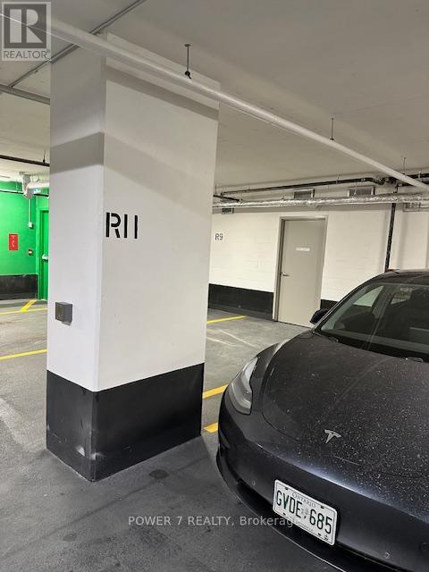 3205 (Lph5) - 280 Dundas Street W, Toronto, ON - Indoor Photo Showing Garage