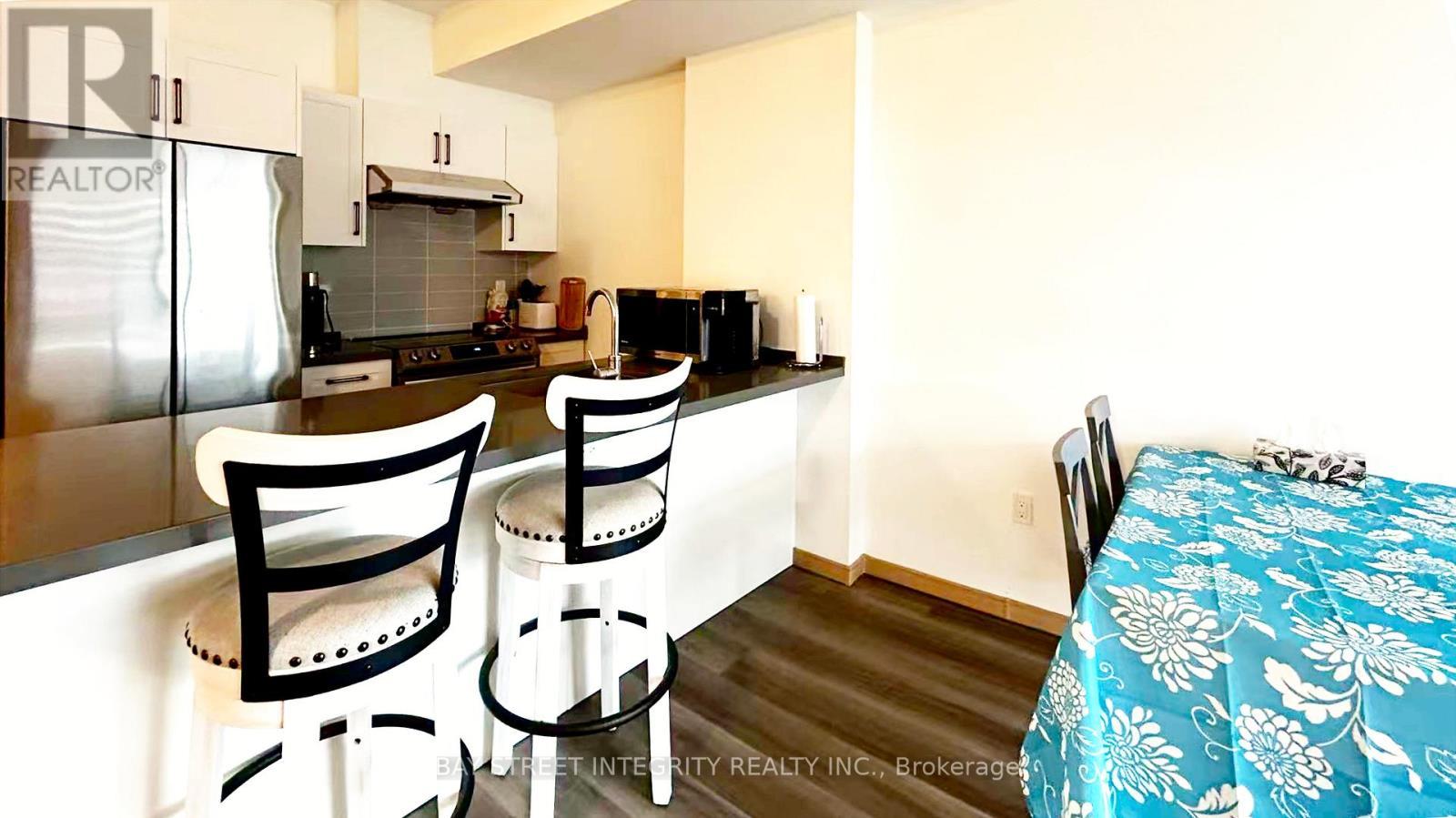 200 Chester Le Boulevard, Toronto, ON - Indoor Photo Showing Other Room