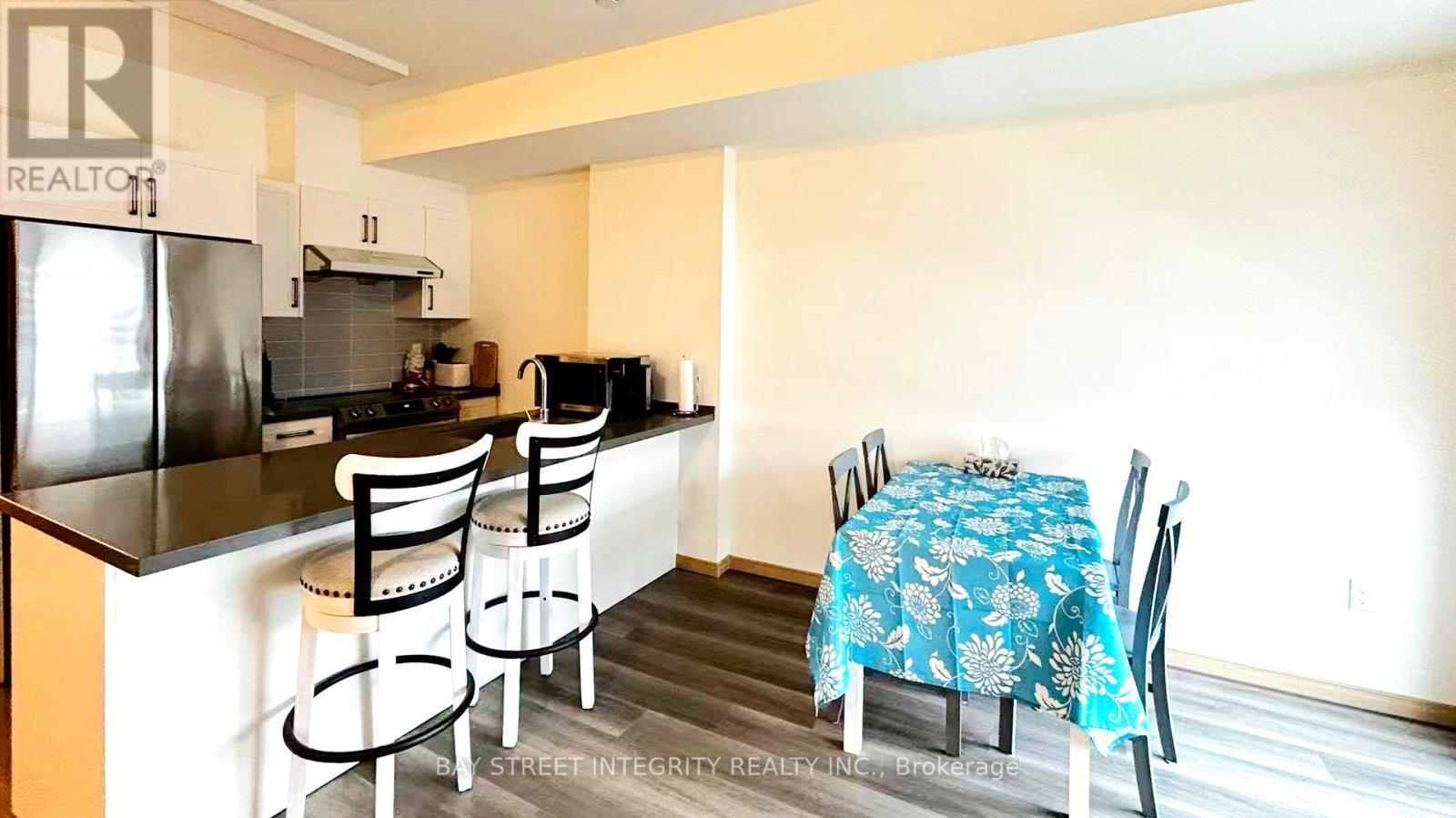 200 Chester Le Boulevard, Toronto, ON - Indoor