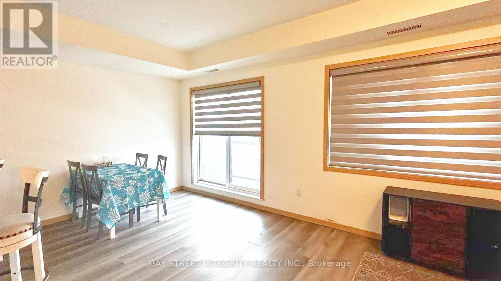 200 Chester Le Boulevard, Toronto, ON - Indoor Photo Showing Other Room