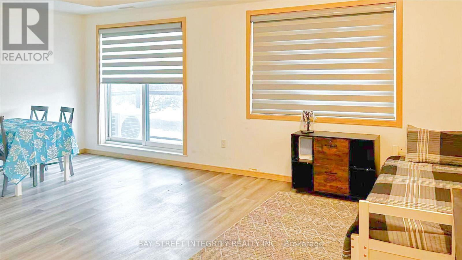 200 Chester Le Boulevard, Toronto, ON - Indoor Photo Showing Other Room