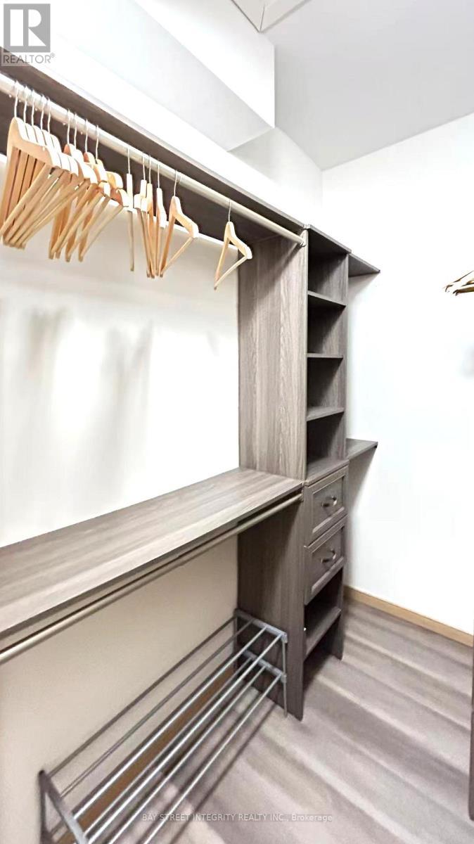 200 Chester Le Boulevard, Toronto, ON - Indoor