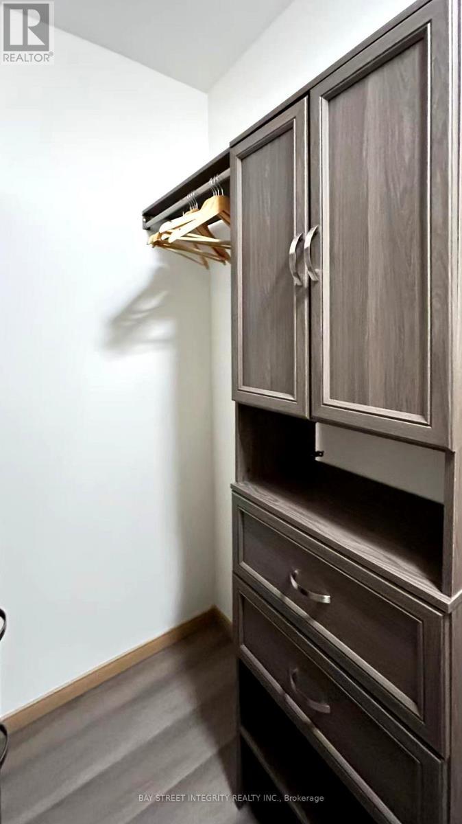 200 Chester Le Boulevard, Toronto, ON - Indoor