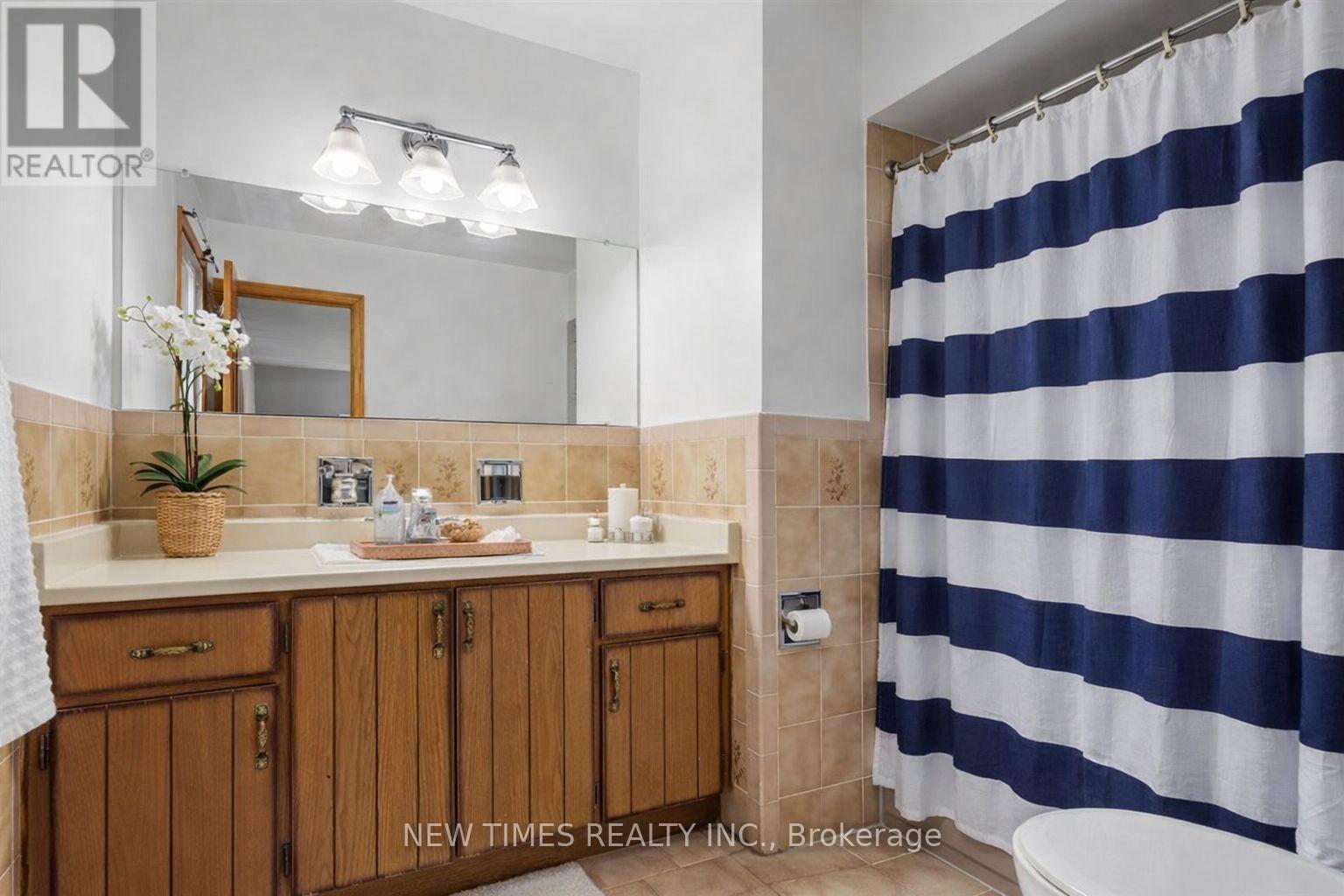 19 Coverdale Crescent, Toronto, ON - Indoor Photo Showing Bathroom
