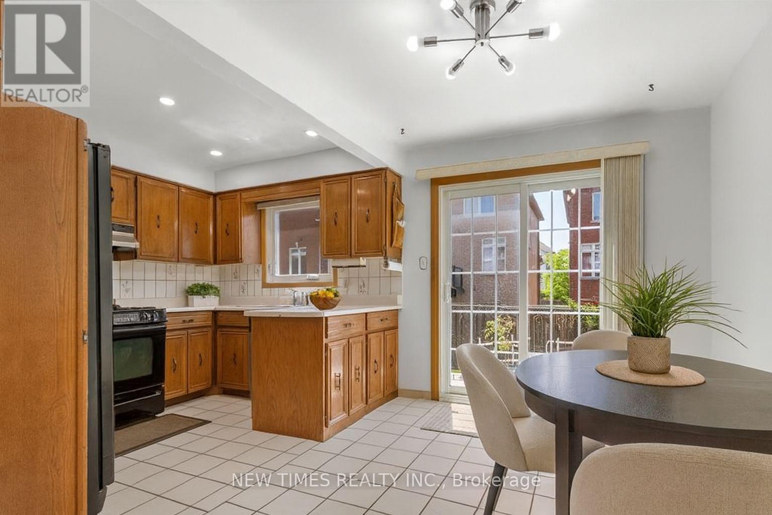 19 Coverdale Crescent, Toronto, ON - Indoor