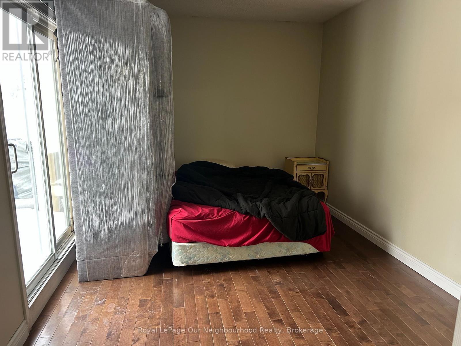282 King Street W, Oshawa, ON - Indoor Photo Showing Bedroom