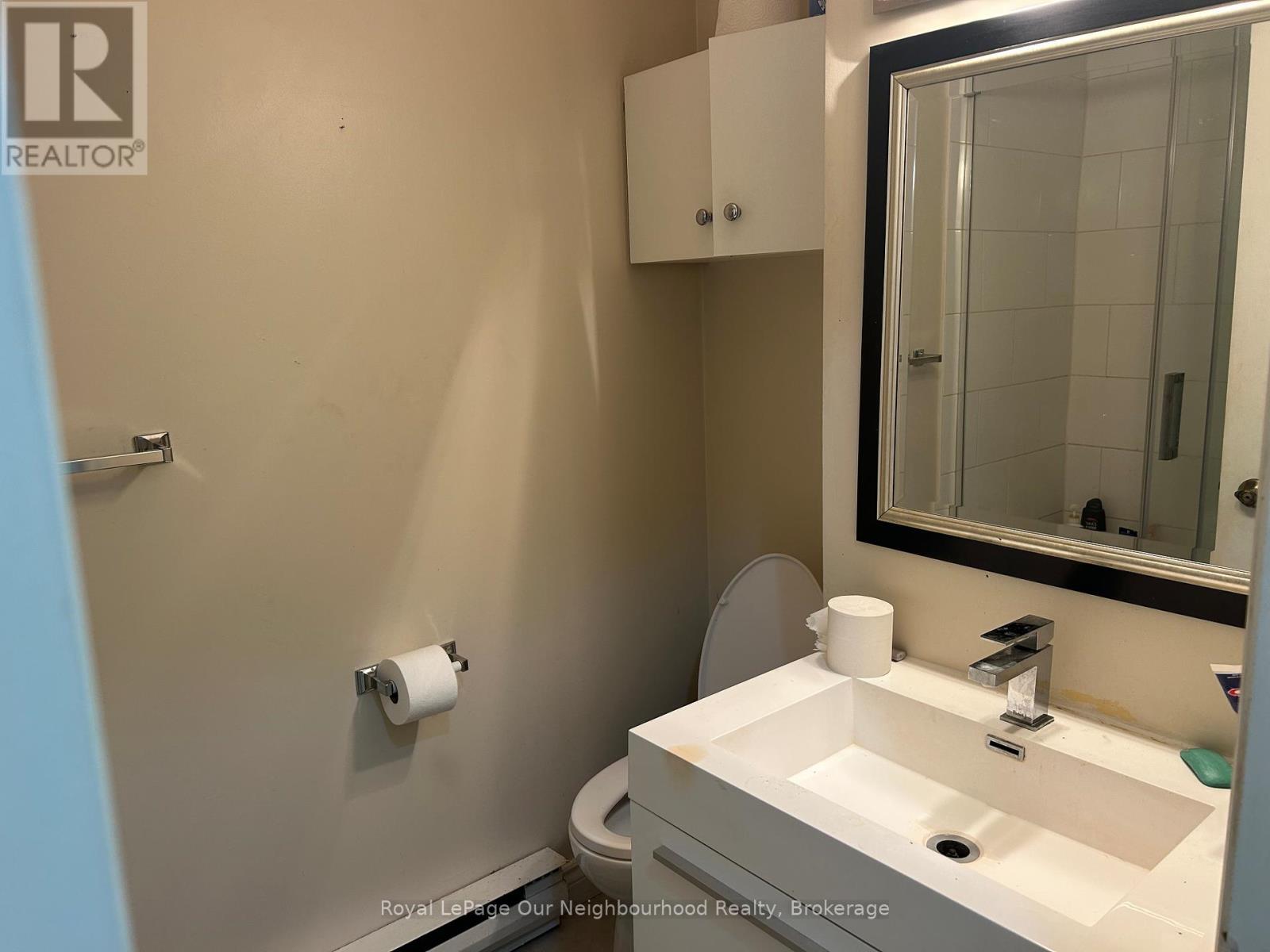 282 King Street W, Oshawa, ON - Indoor Photo Showing Bathroom