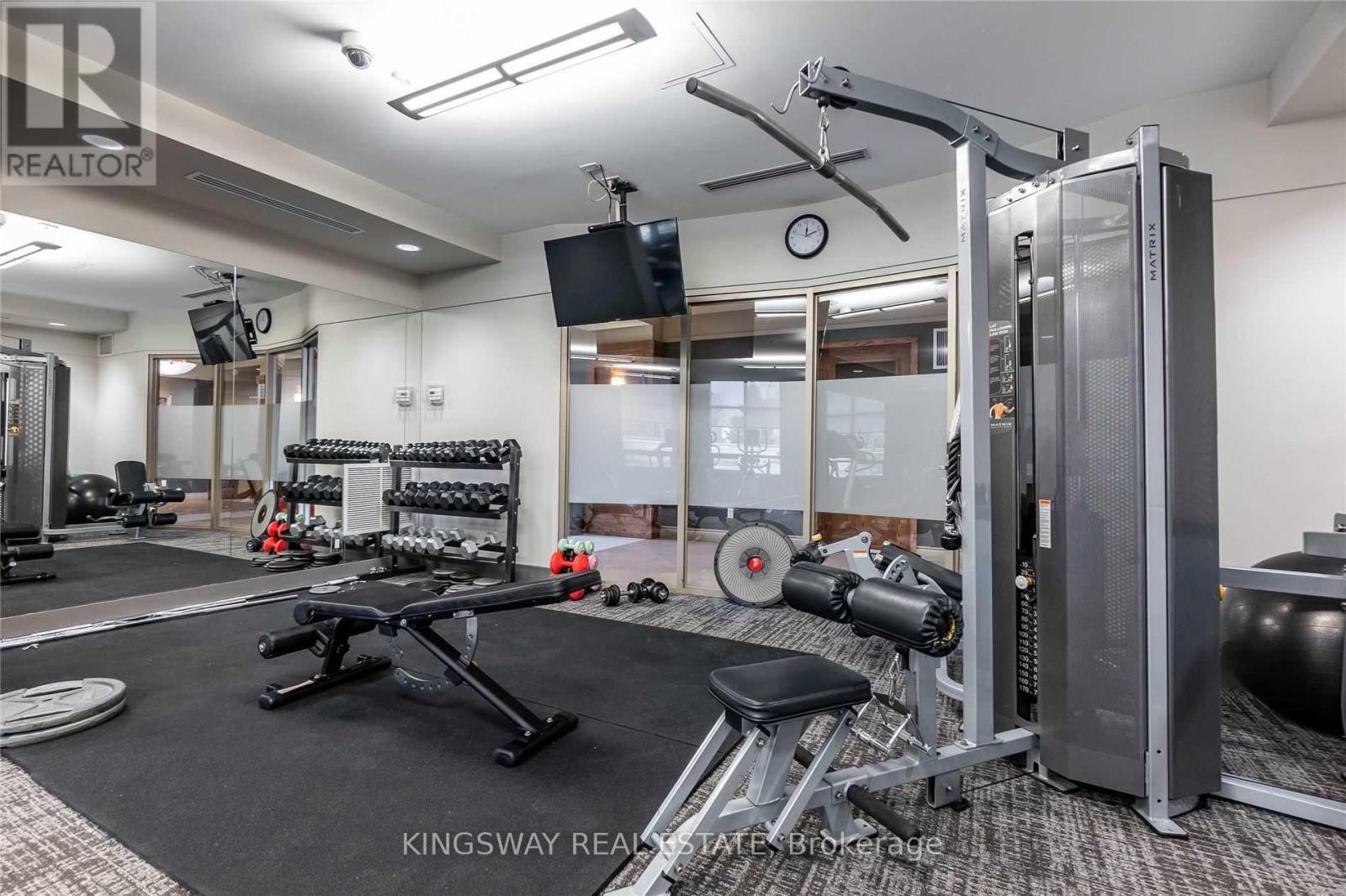 804 - 2391 Central Park Drive, Oakville, ON - Indoor Photo Showing Gym Room