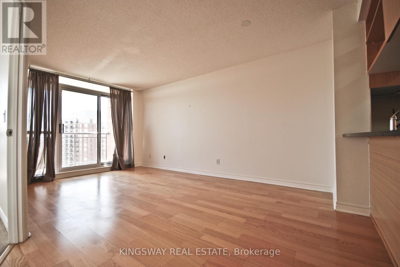 804 - 2391 Central Park Drive, Oakville, ON - Indoor Photo Showing Other Room