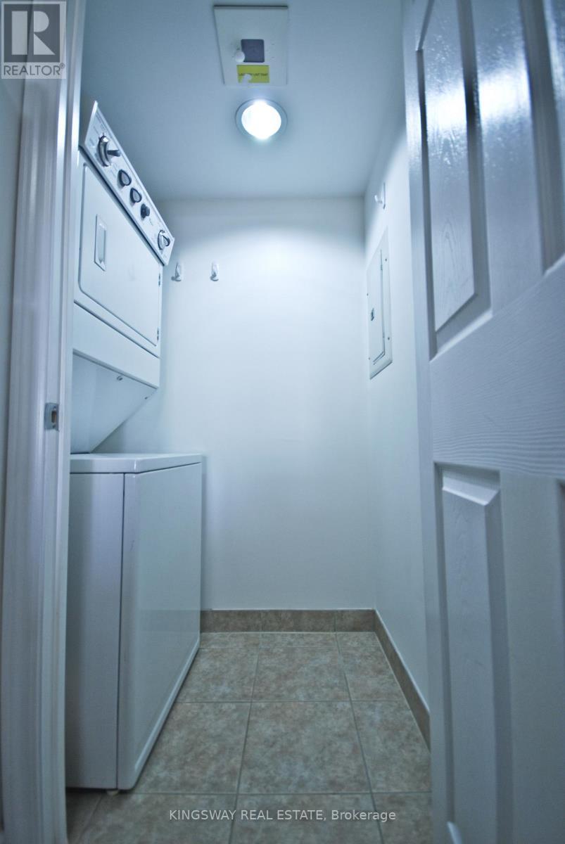 804 - 2391 Central Park Drive, Oakville, ON - Indoor Photo Showing Laundry Room