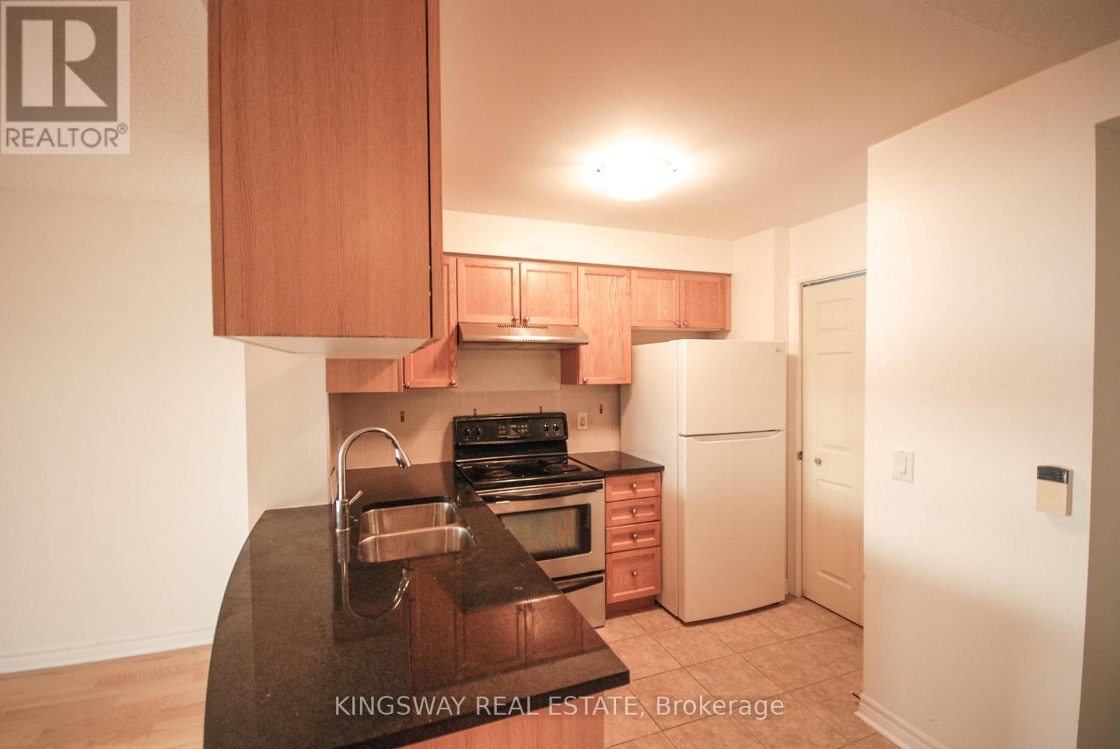 804 - 2391 Central Park Drive, Oakville, ON - Indoor Photo Showing Kitchen With Double Sink