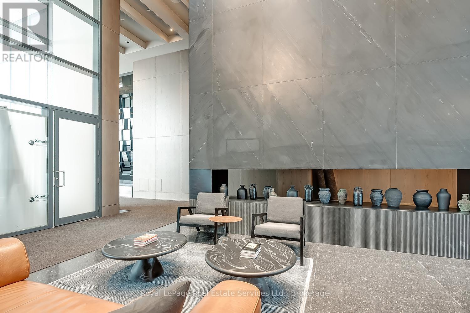 4303 - 8 Interchange Way, Vaughan (Vaughan Corporate Centre), ON - Indoor