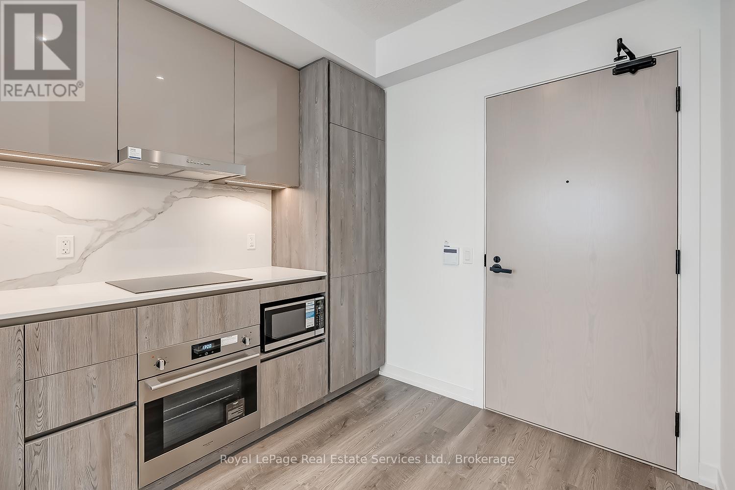 4303 - 8 Interchange Way, Vaughan (Vaughan Corporate Centre), ON - Indoor