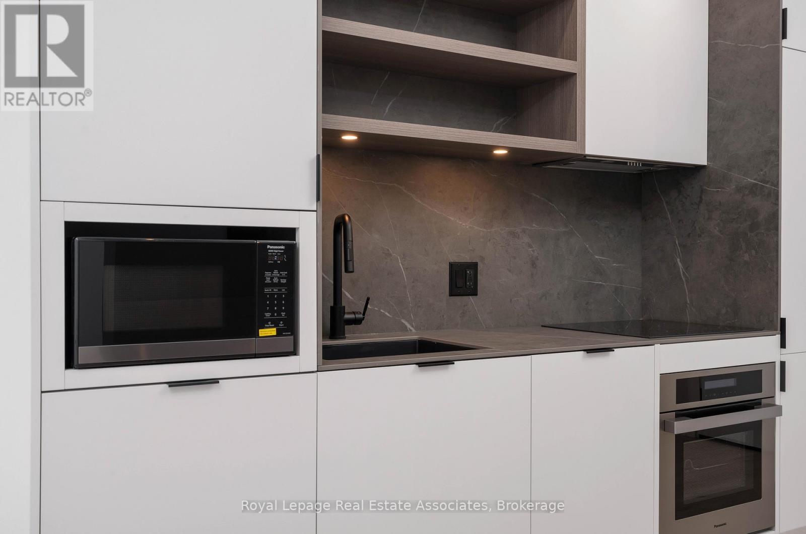 3908 - 55 Charles Street E, Toronto, ON - Indoor Photo Showing Kitchen