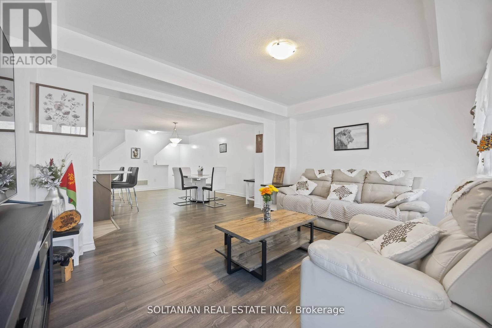 1103 Silk Street, Pickering, ON - Indoor Photo Showing Living Room