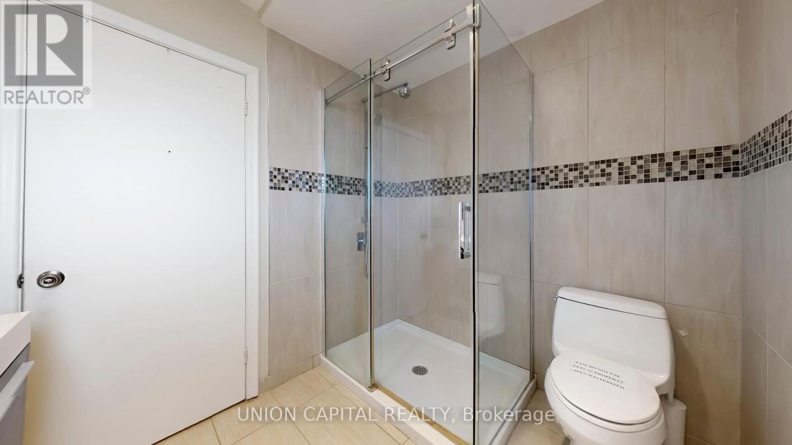16 Cavalier Crescent, Vaughan, ON - Indoor Photo Showing Bathroom