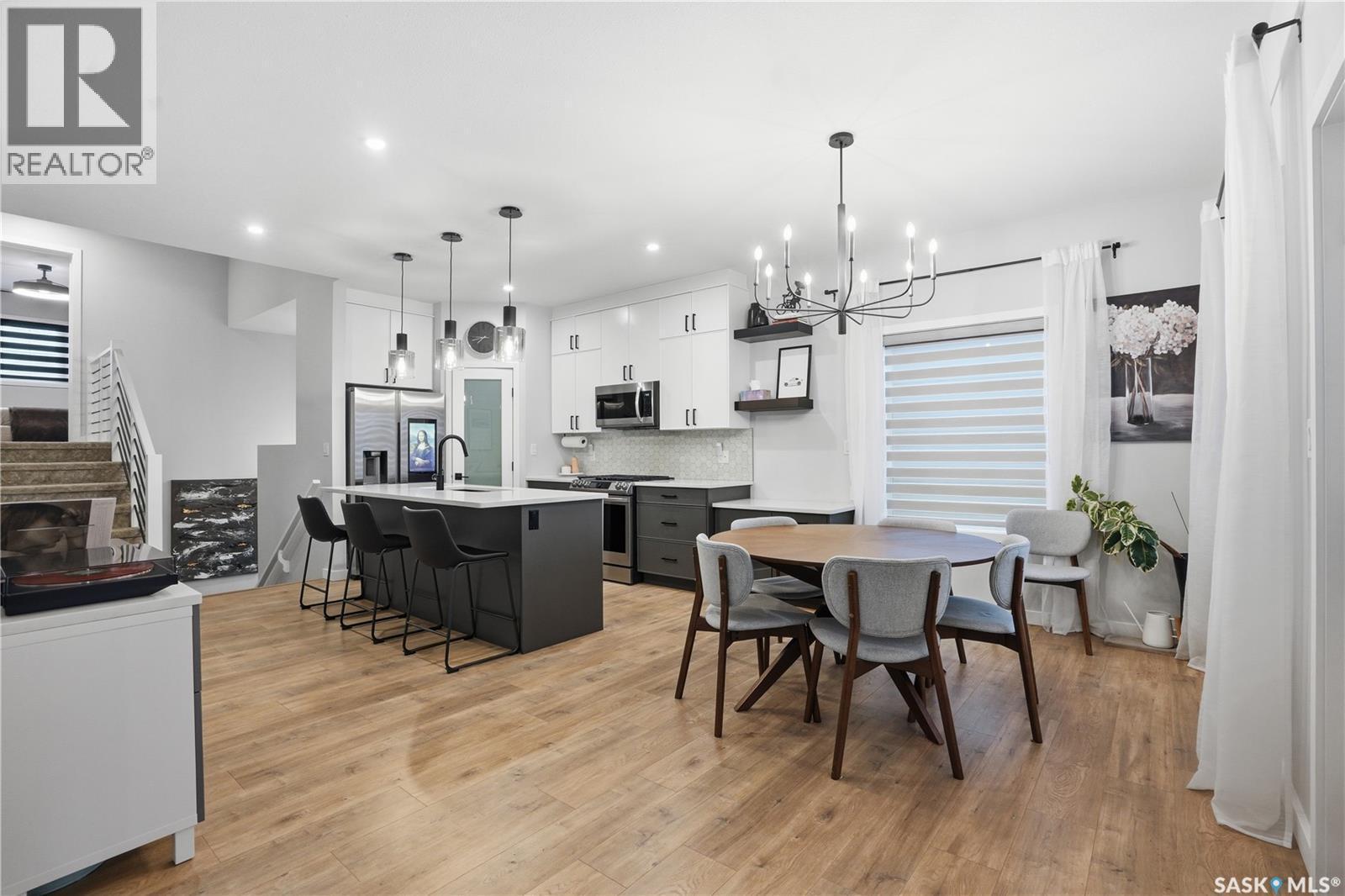 746 Bentley Manor, Saskatoon, SK - Indoor