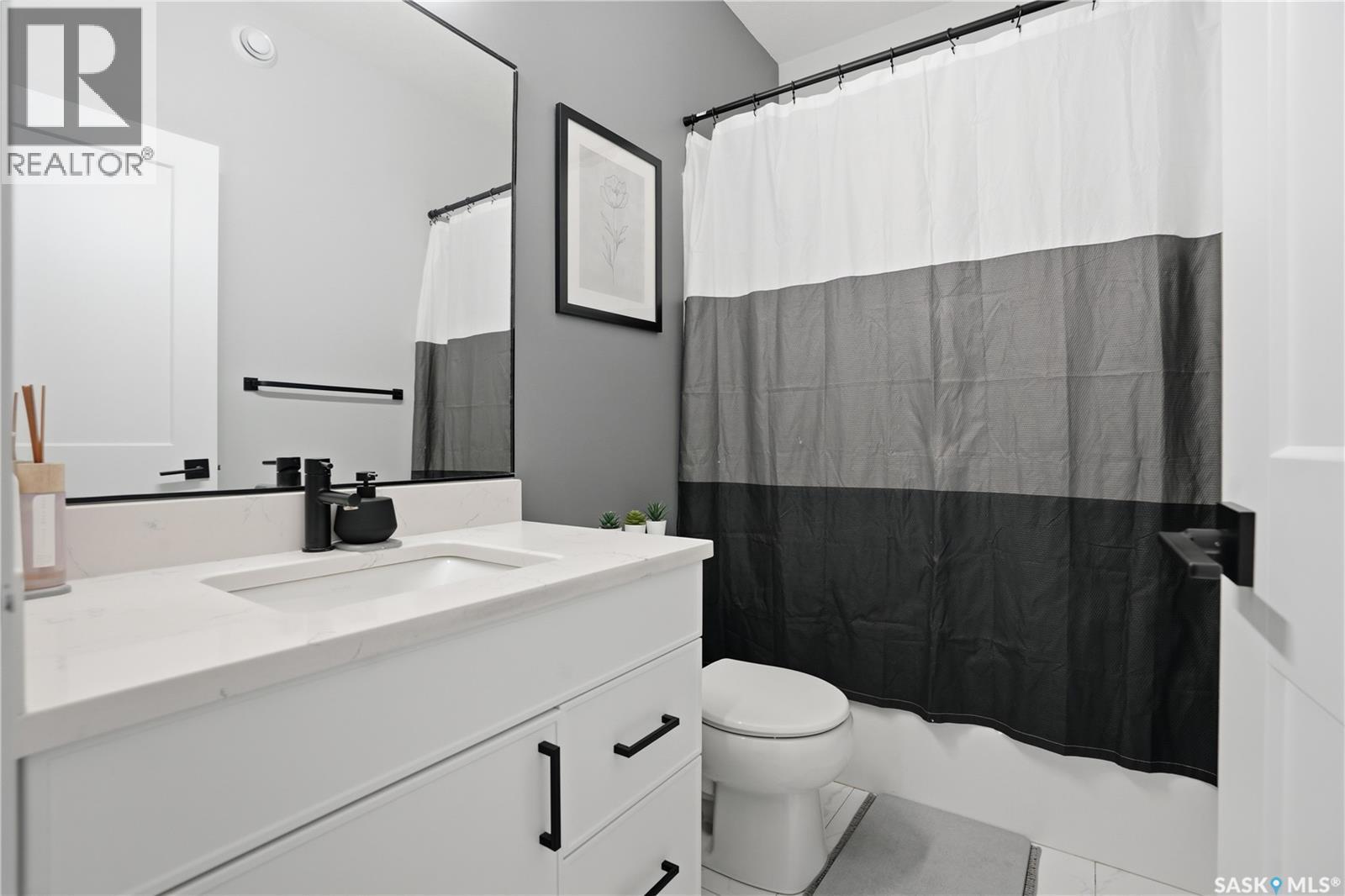 746 Bentley Manor, Saskatoon, SK - Indoor Photo Showing Bathroom