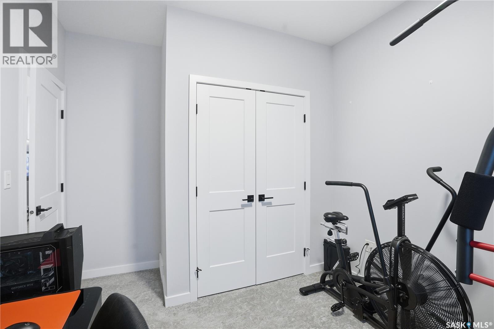 746 Bentley Manor, Saskatoon, SK - Indoor