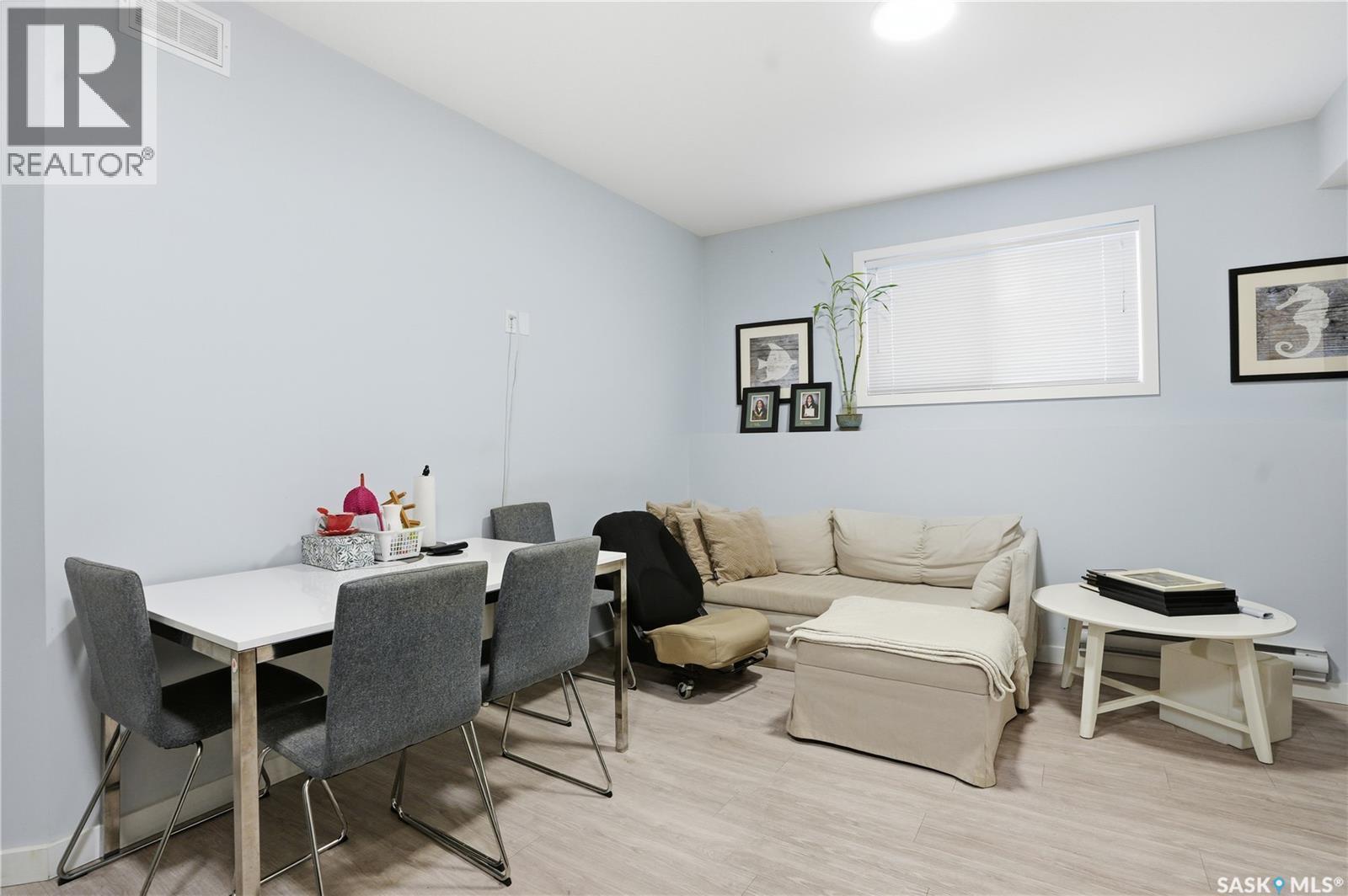 746 Bentley Manor, Saskatoon, SK - Indoor