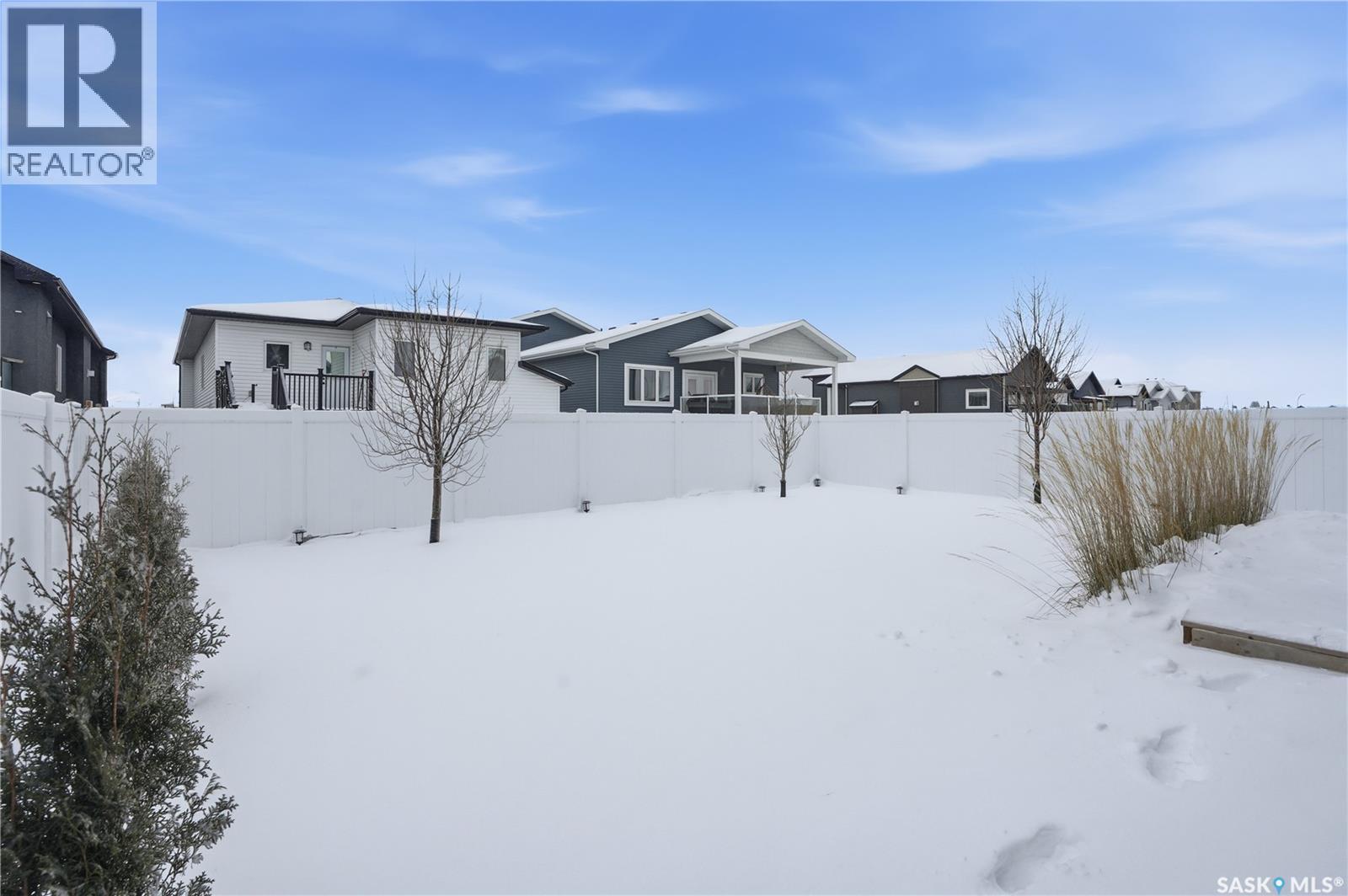 746 Bentley Manor, Saskatoon, SK - Outdoor