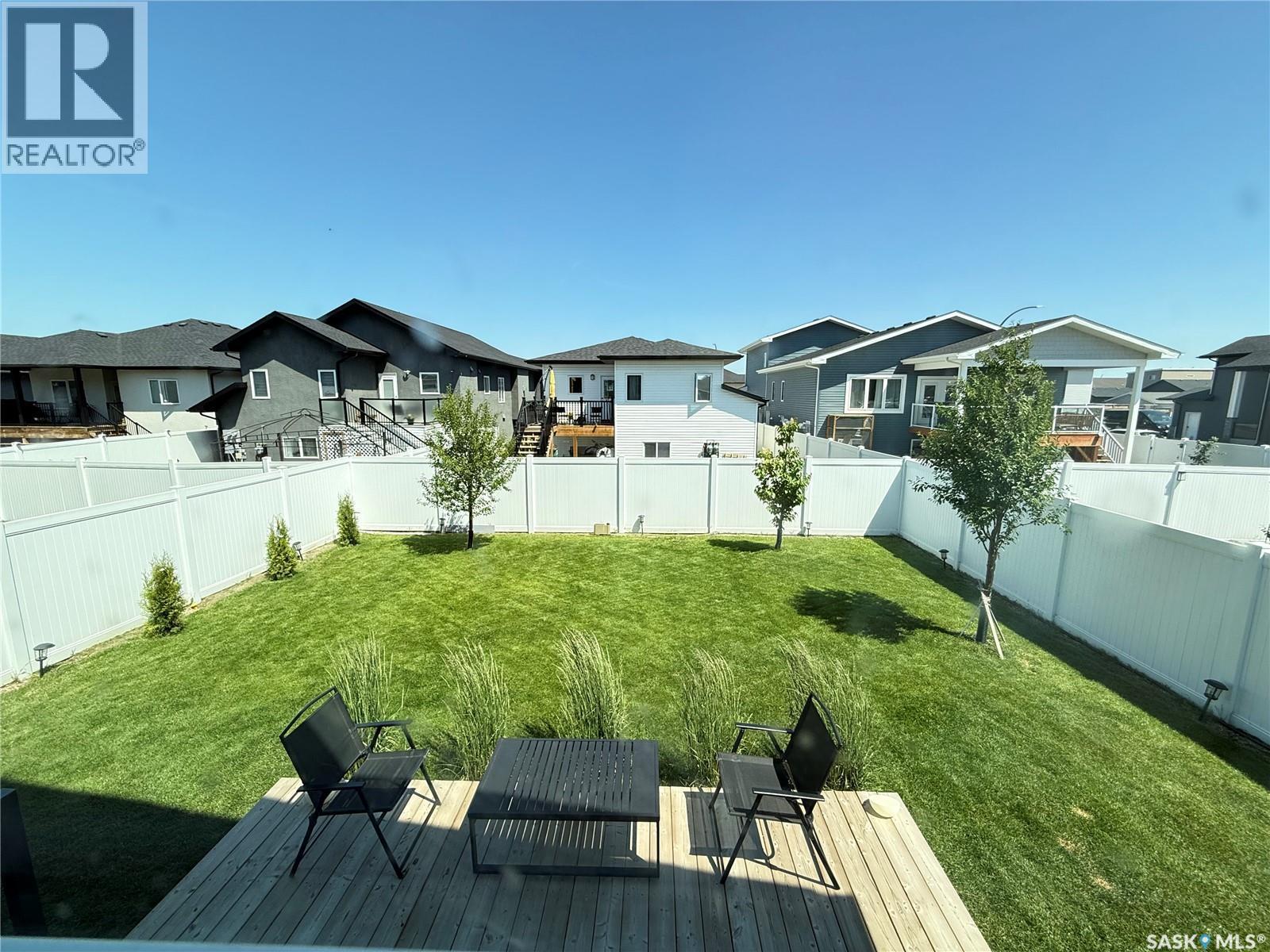 746 Bentley Manor, Saskatoon, SK - Outdoor With Deck Patio Veranda