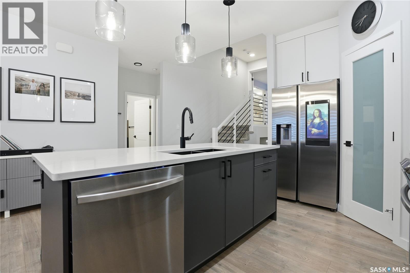 746 Bentley Manor, Saskatoon, SK - Indoor Photo Showing Kitchen With Double Sink With Upgraded Kitchen