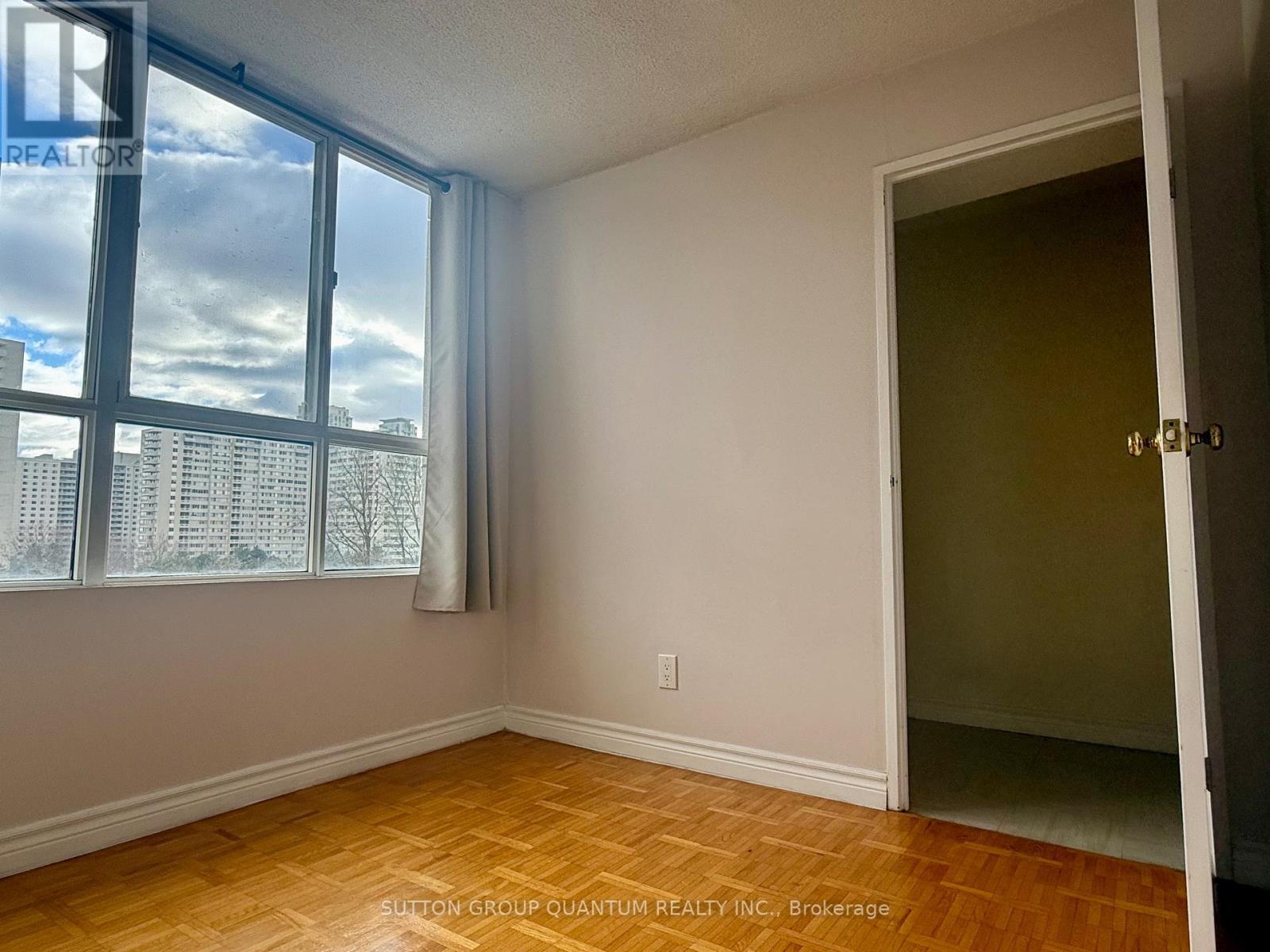 603 - 3700 Kaneff Crescent, Mississauga, ON - Indoor Photo Showing Other Room