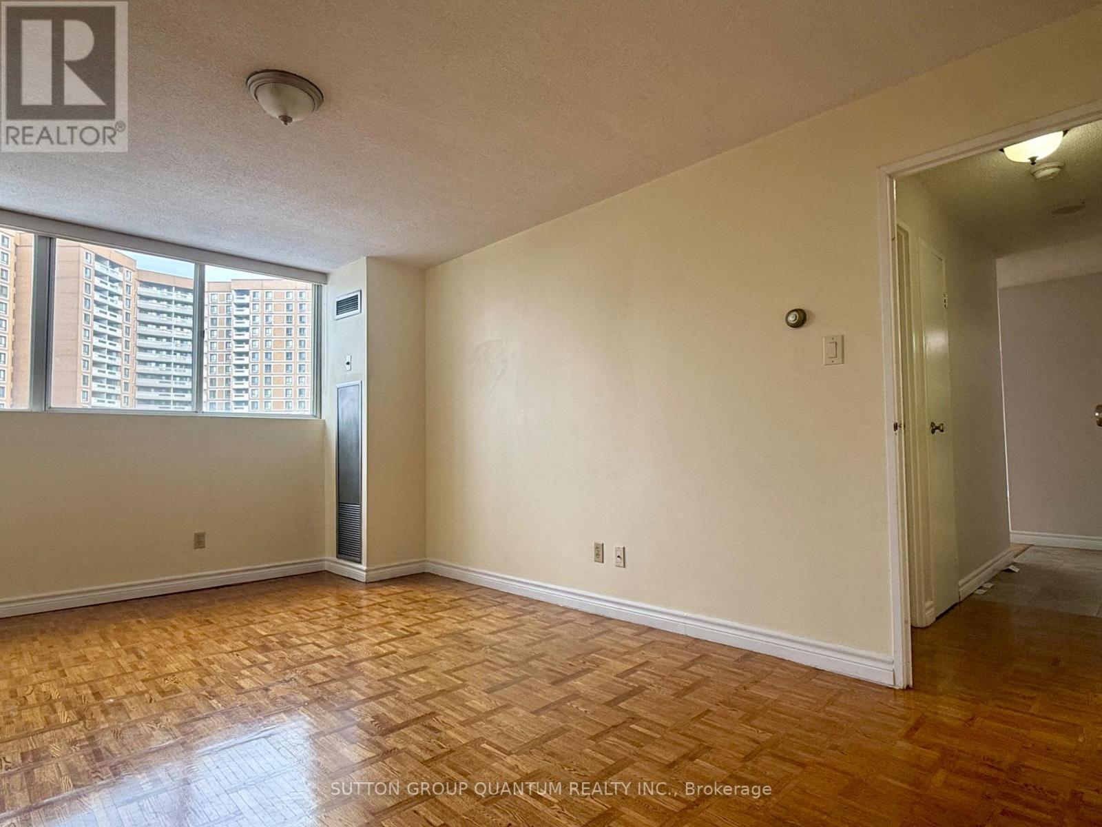 603 - 3700 Kaneff Crescent, Mississauga, ON - Indoor Photo Showing Other Room