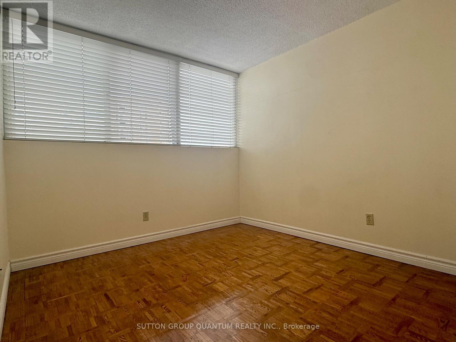 603 - 3700 Kaneff Crescent, Mississauga, ON - Indoor Photo Showing Other Room