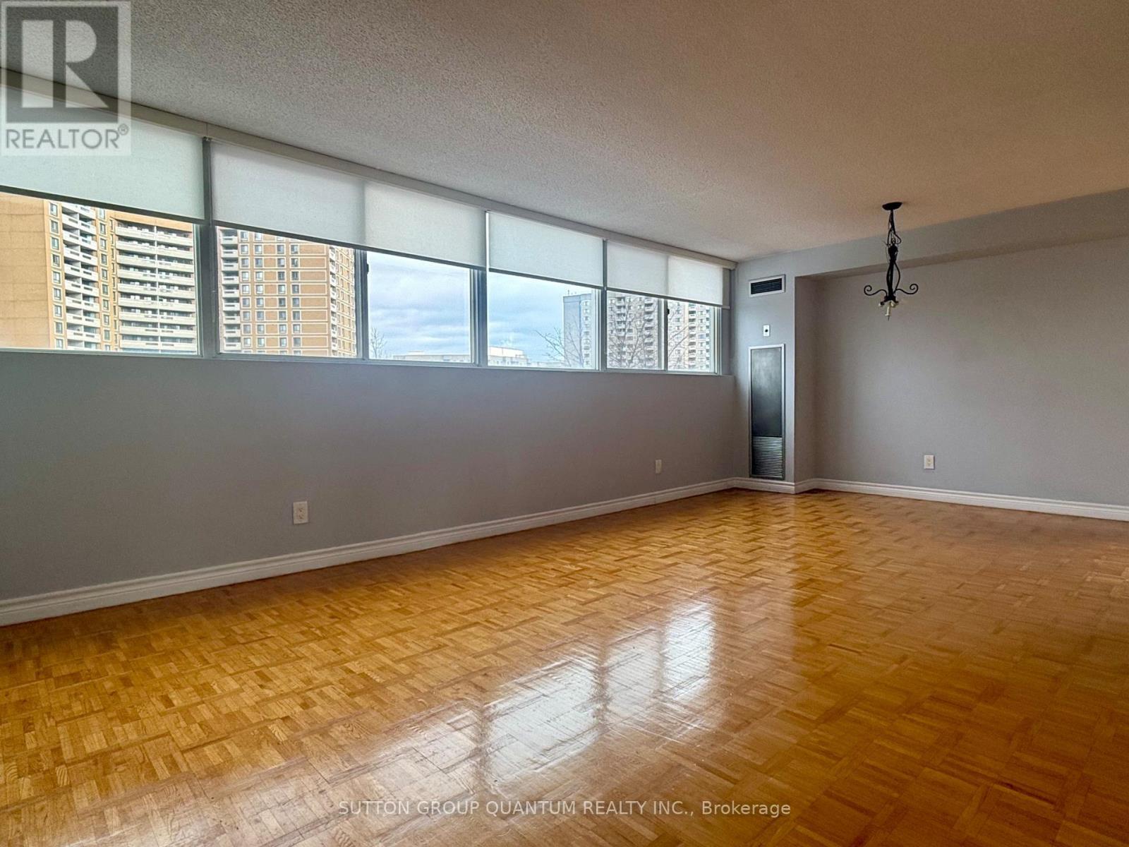 603 - 3700 Kaneff Crescent, Mississauga, ON - Indoor Photo Showing Other Room