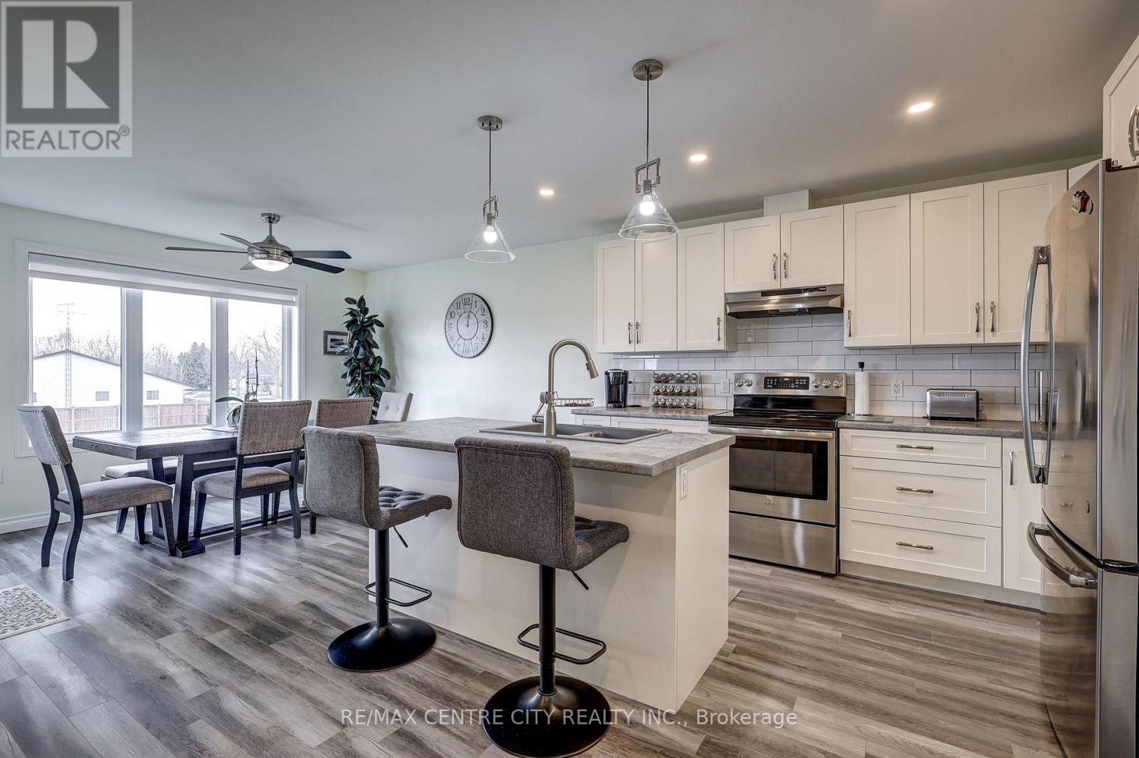 27 Ann Street, Bayham (Vienna), ON - Indoor Photo Showing Kitchen With Upgraded Kitchen