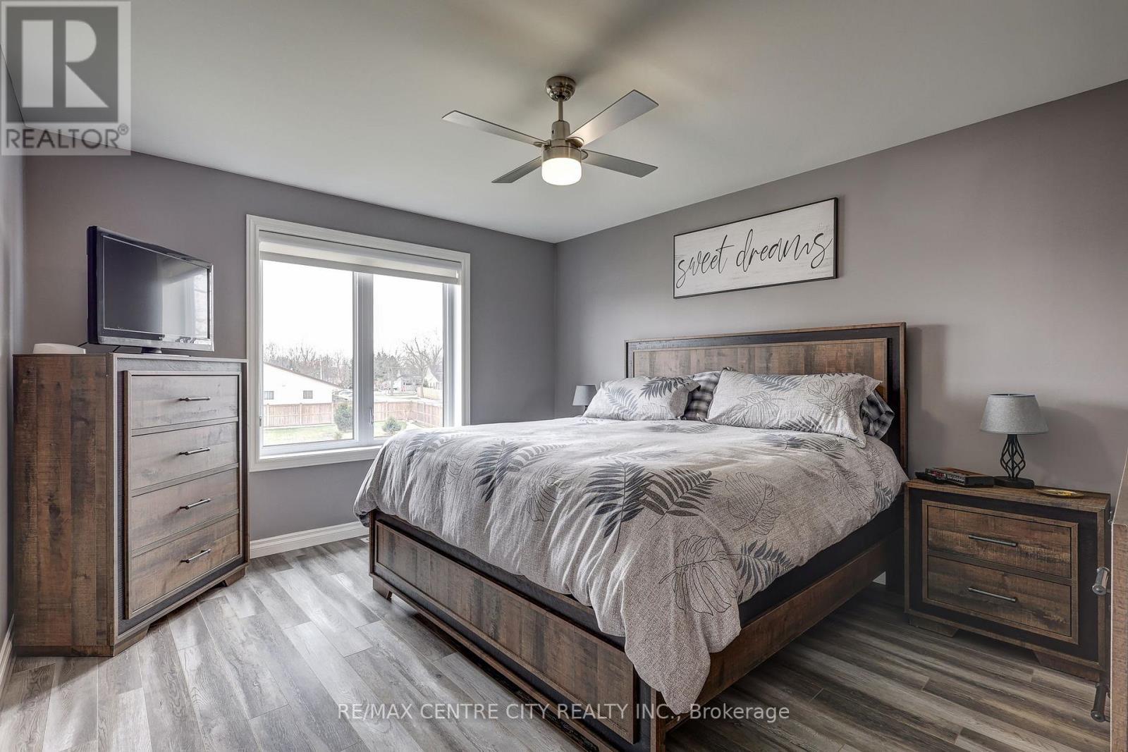 27 Ann Street, Bayham (Vienna), ON - Indoor Photo Showing Bedroom