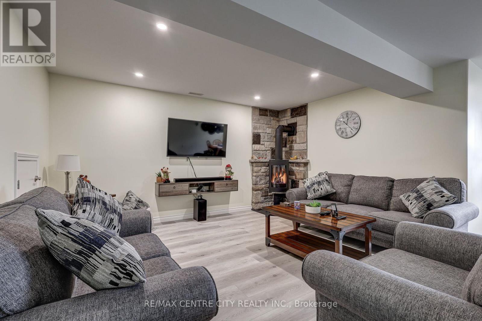 27 Ann Street, Bayham (Vienna), ON - Indoor