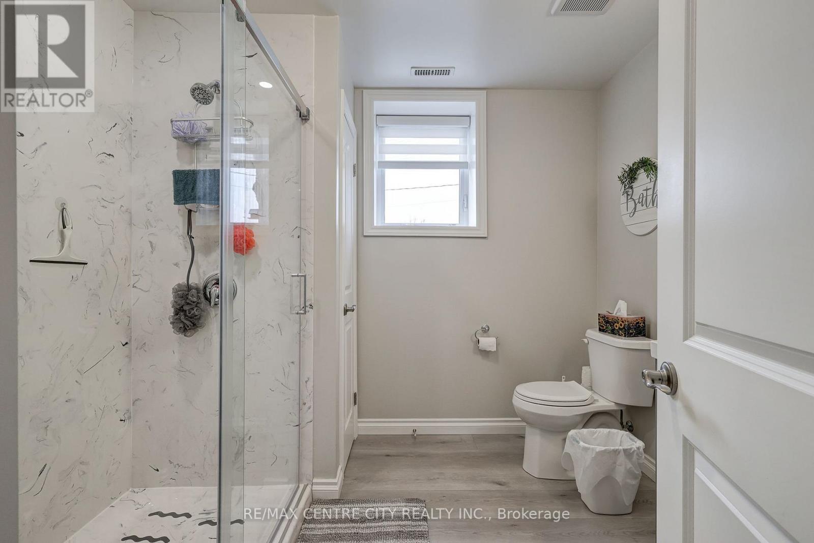 27 Ann Street, Bayham (Vienna), ON - Indoor Photo Showing Bathroom