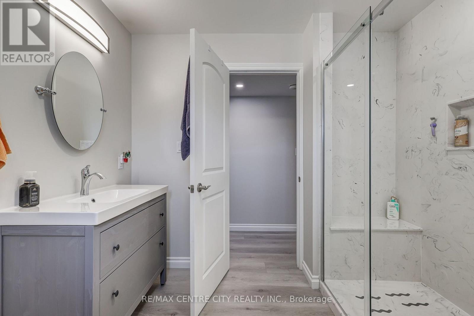 27 Ann Street, Bayham (Vienna), ON - Indoor Photo Showing Bathroom