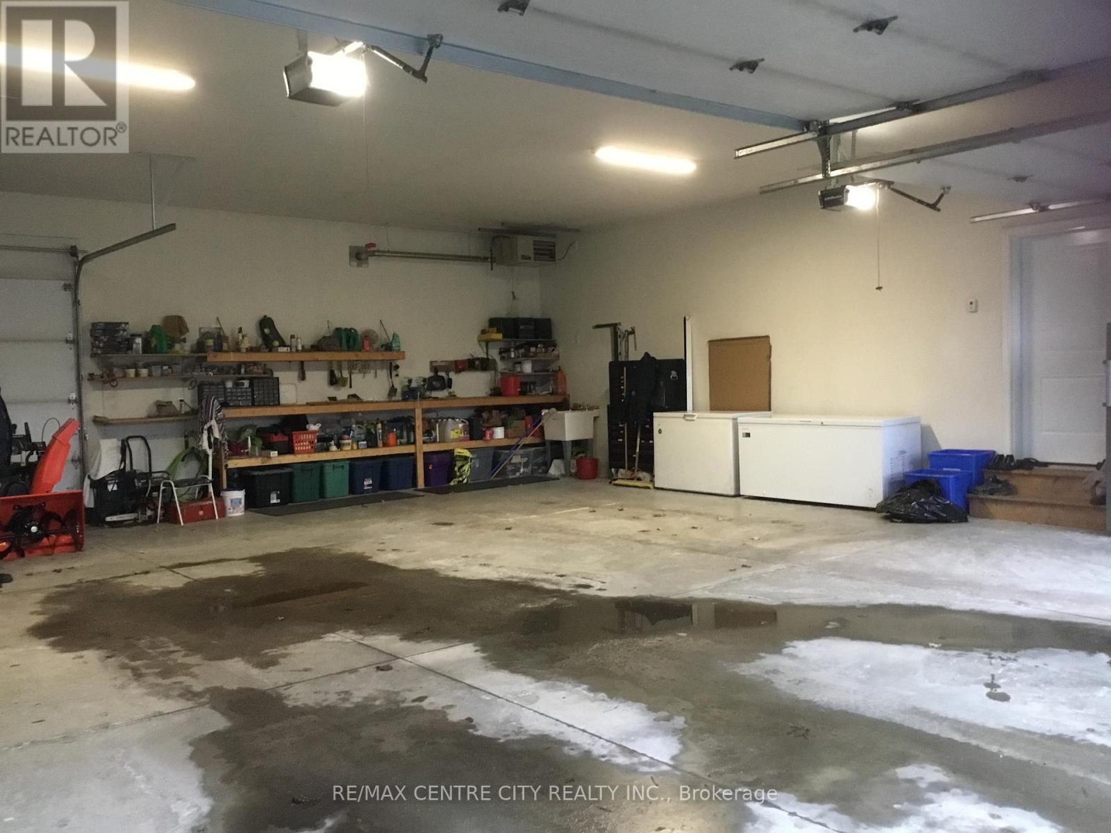 27 Ann Street, Bayham (Vienna), ON - Indoor Photo Showing Garage