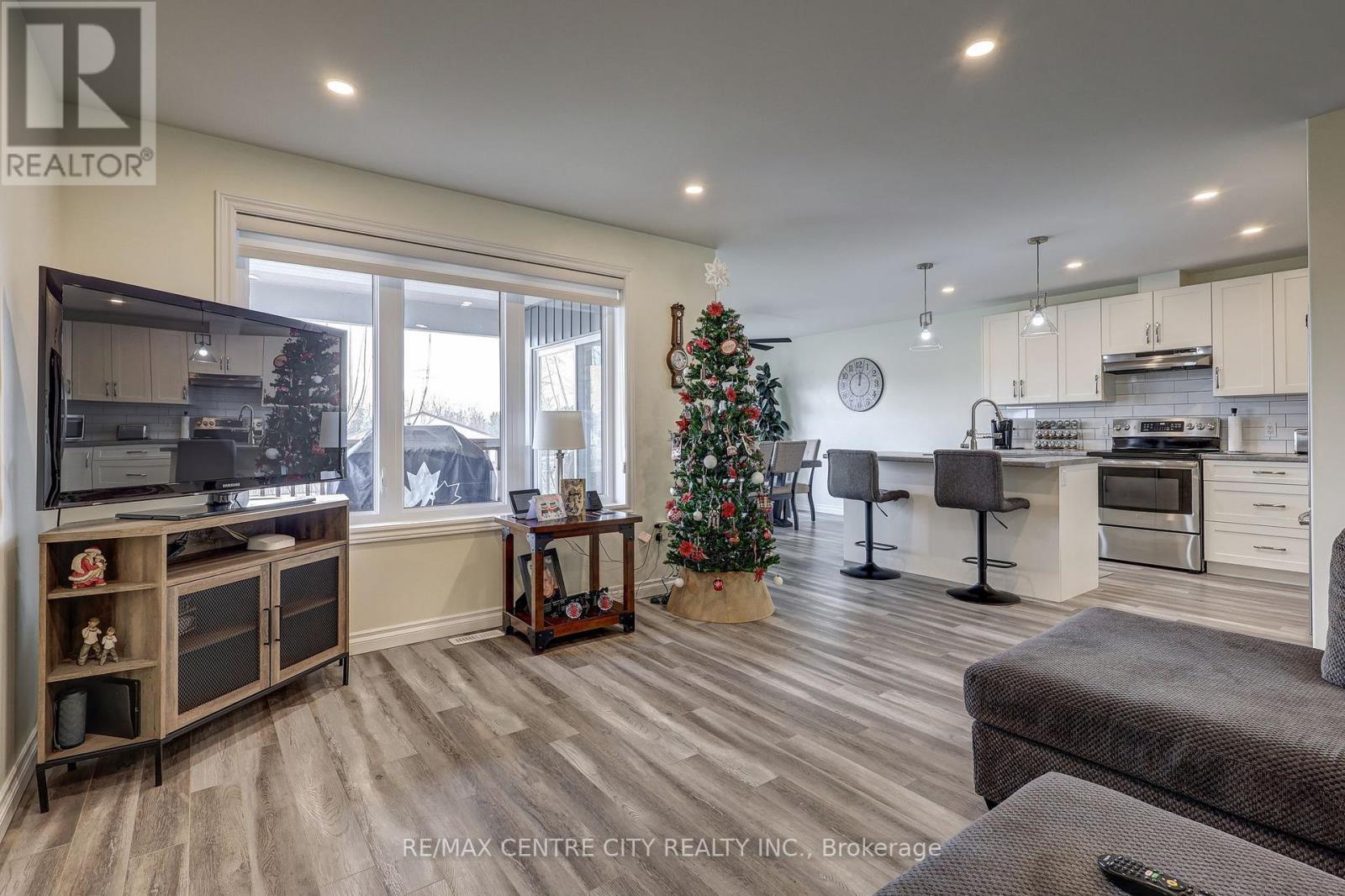 27 Ann Street, Bayham (Vienna), ON - Indoor