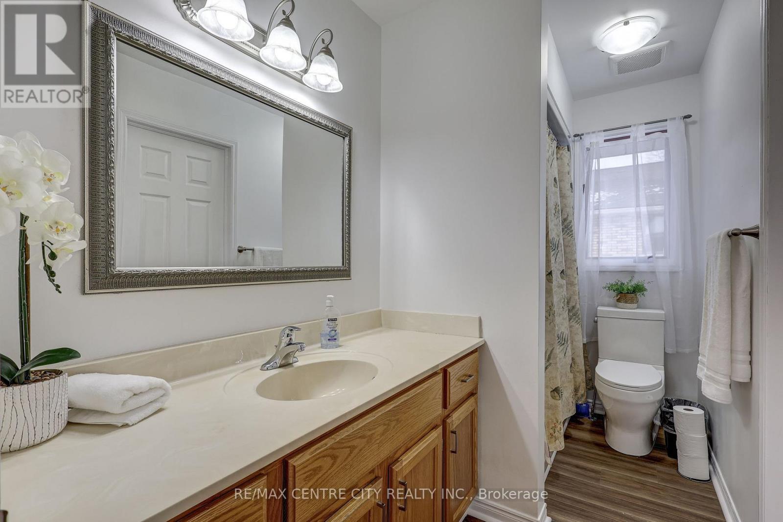 95 Dufferin Street, Aylmer, ON - Indoor Photo Showing Bathroom