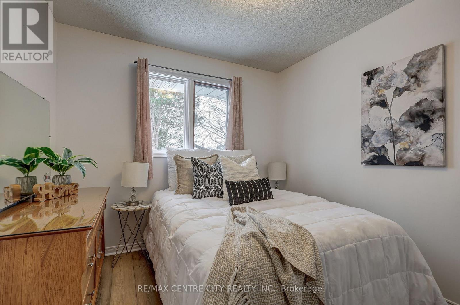 95 Dufferin Street, Aylmer, ON - Indoor Photo Showing Bedroom