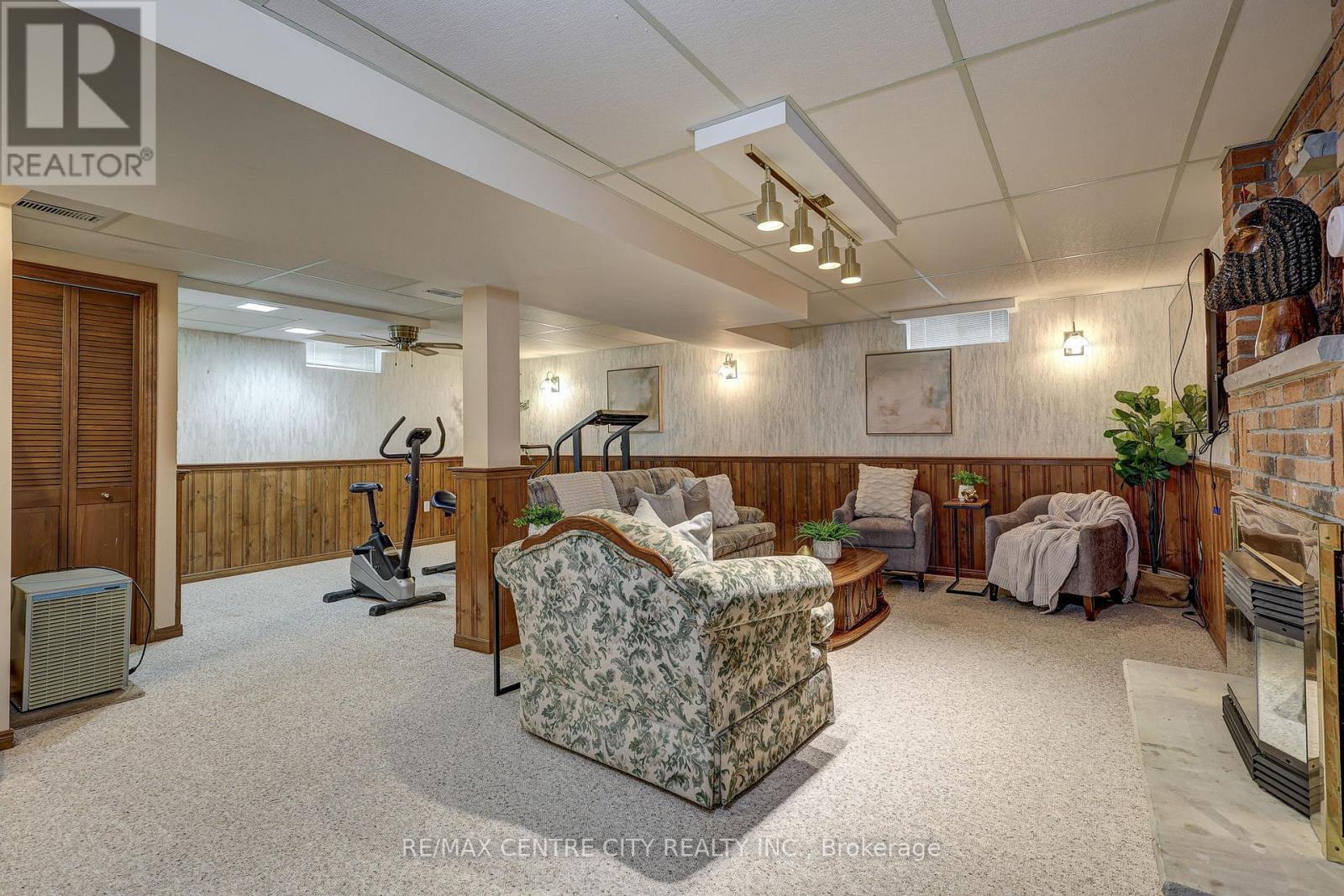 95 Dufferin Street, Aylmer, ON - Indoor