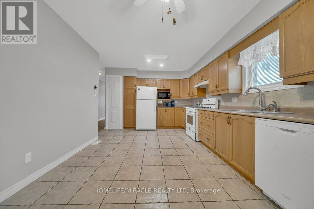114 Glencliffe Court, Kitchener, ON - Indoor Photo Showing Kitchen