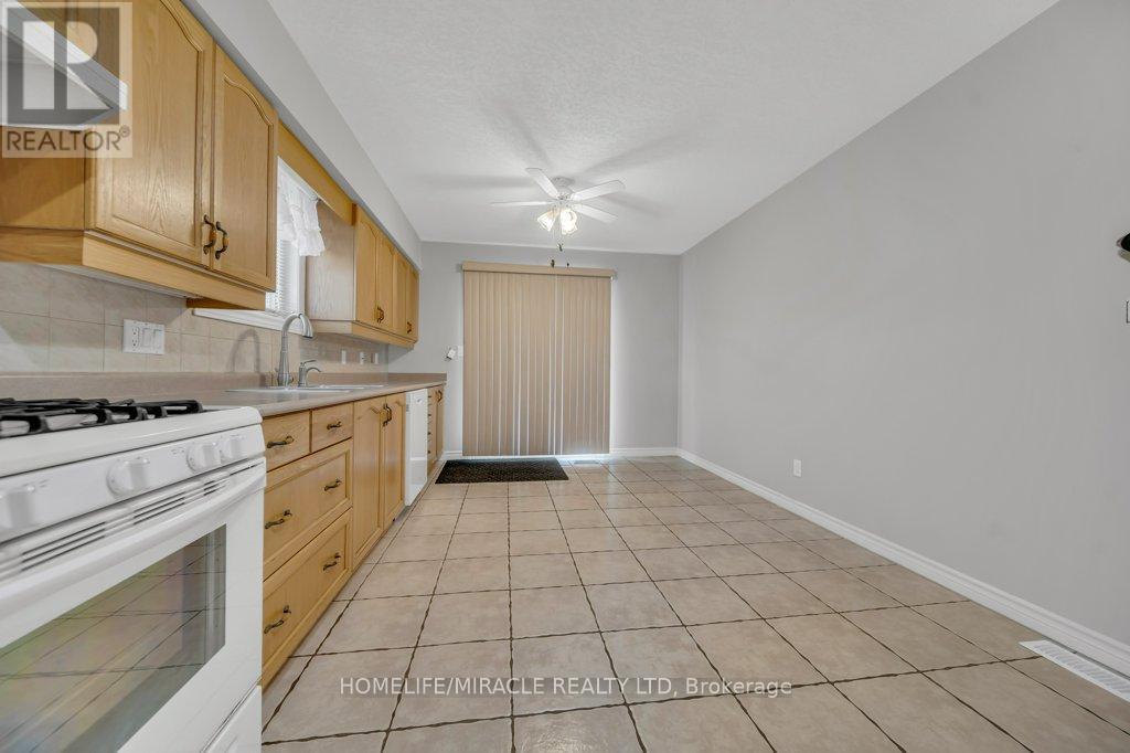 114 Glencliffe Court, Kitchener, ON - Indoor Photo Showing Kitchen